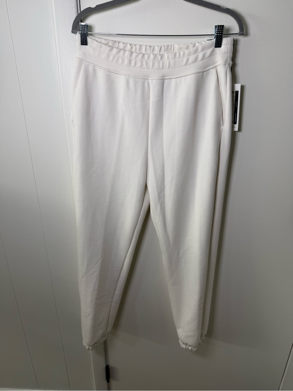 Calia by Carrie Underwood | Women’s Scuba Fleece Jogger | Cloud Cover | M | NWT